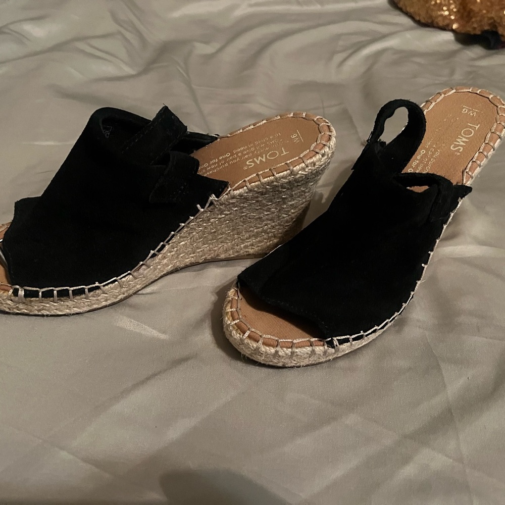 Toms shoes